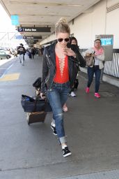 LeAnn Rimes at the LAX Airport in LA 05/08/2017