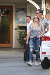 LeAnn Rimes Street Style - Out in Los Angeles 05/04/2017