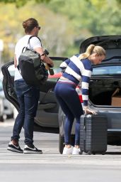 Margot Robbie Loads Up Her Luggage - Los Angeles 05/19/2017