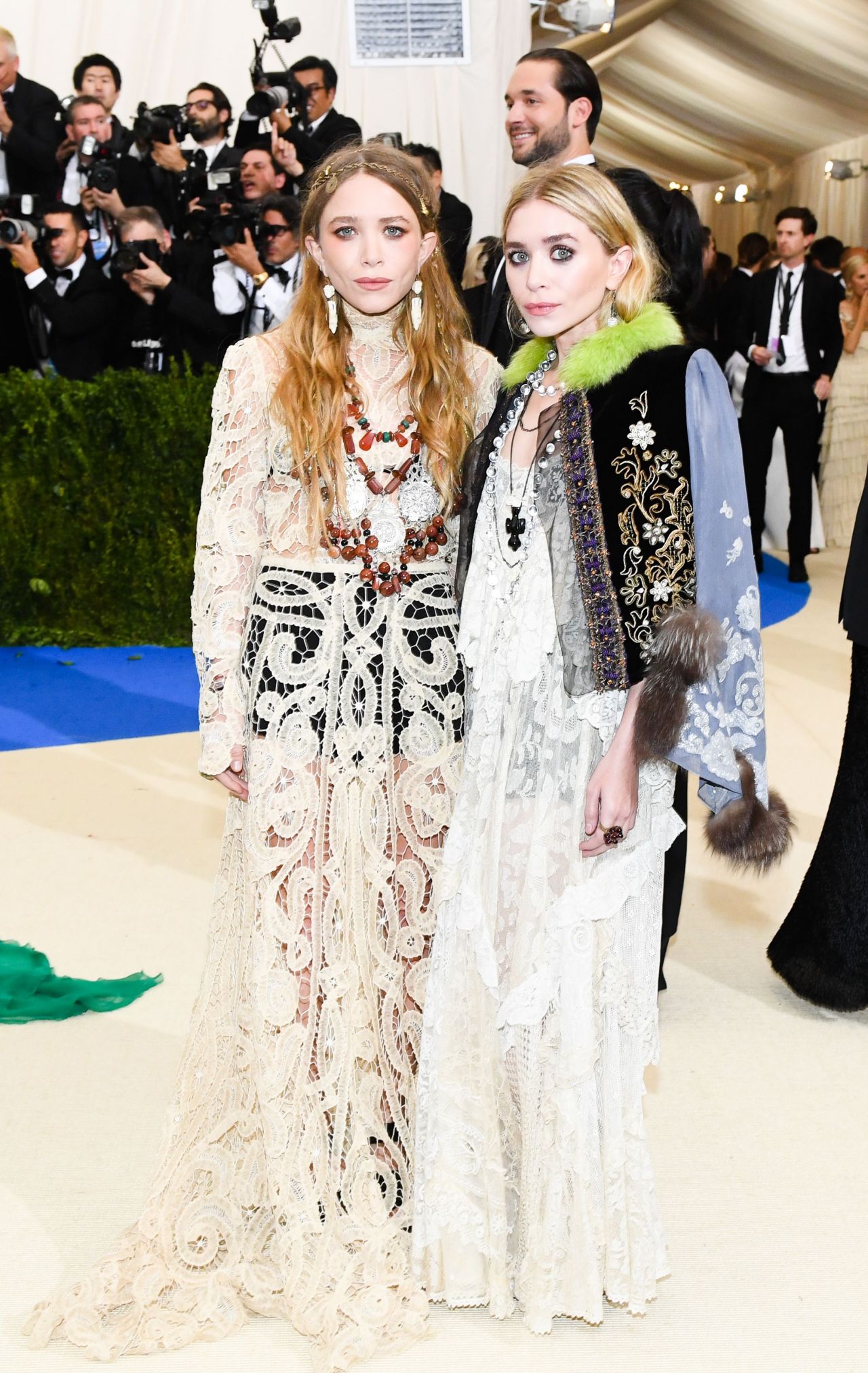 Mary-Kate and Ashley Olsen at MET Gala in New York 05/01/2017 • CelebMafia