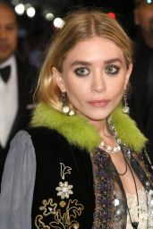 Mary-Kate and Ashley Olsen at MET Gala in New York 05/01/2017