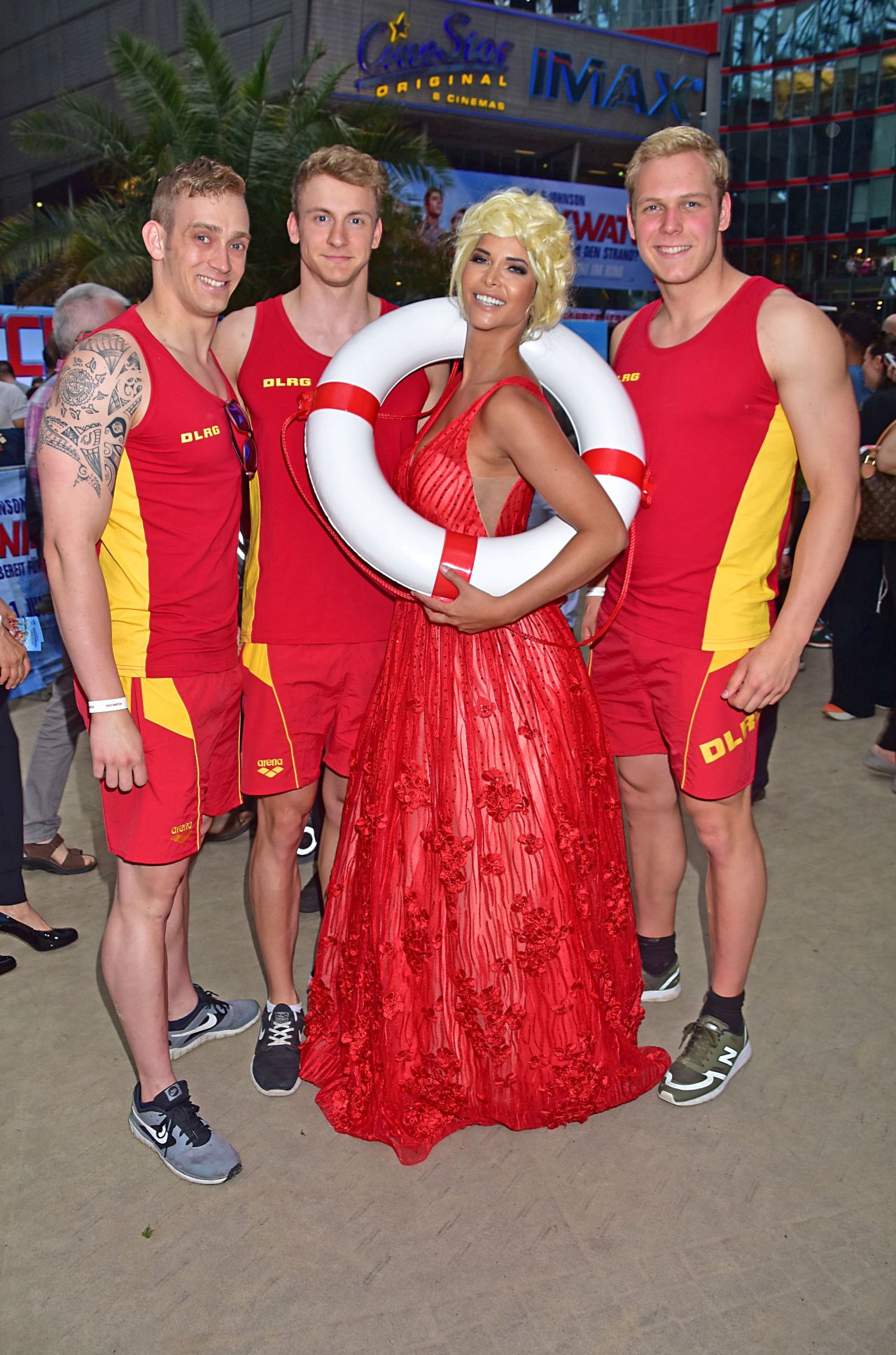 Janina youssefian baywatch premiere in berlin new images Janina youssefian baywatch premiere in berlin new foto