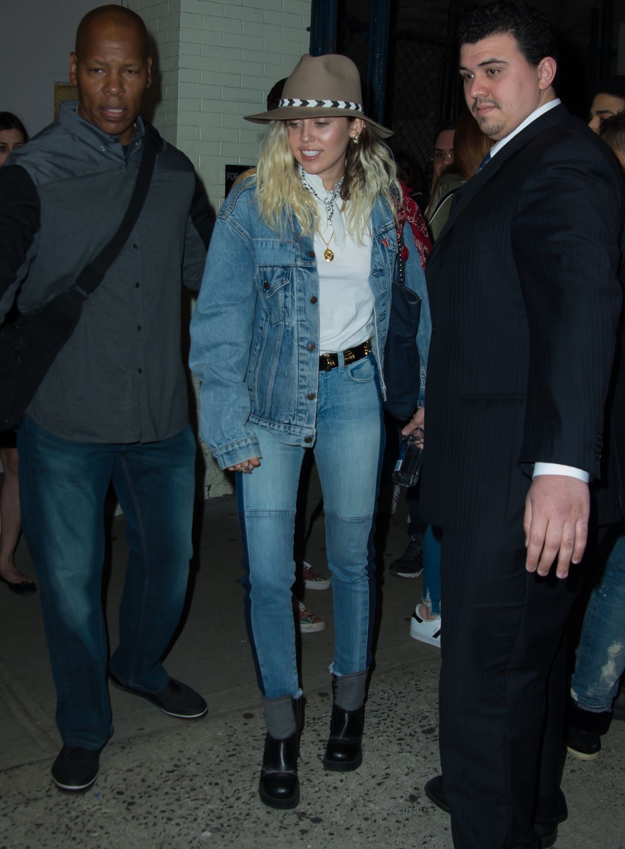 Miley Cyrus Arriving to New York City 05/15/2017 • CelebMafia