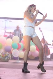 Miley Cyrus Performing at 102.7 KIIS FM