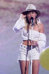 Miley Cyrus Performs at Billboard Music Awards in Las Vegas 05/21/2017
