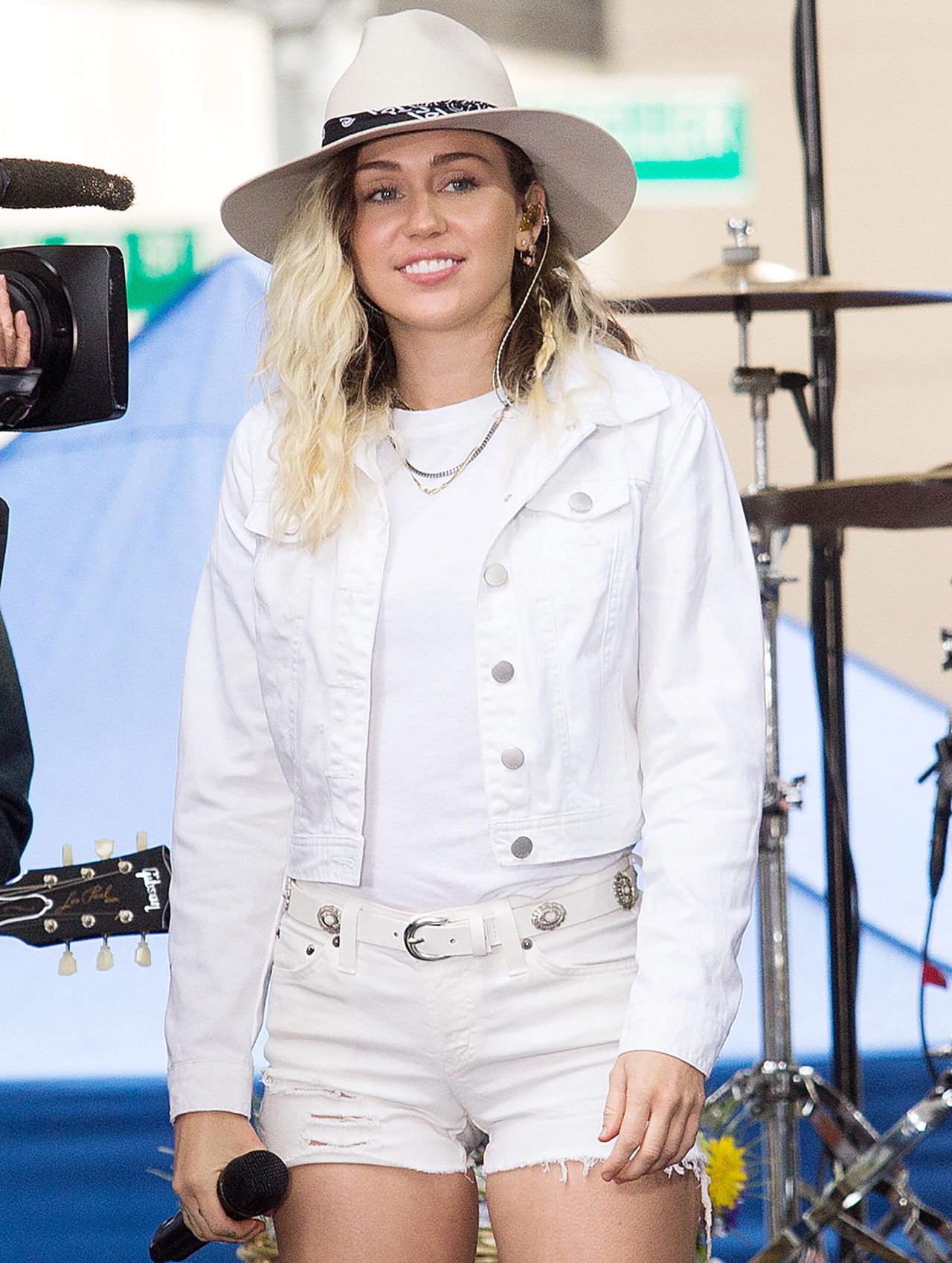 Miley Cyrus Performs Live - NBC 