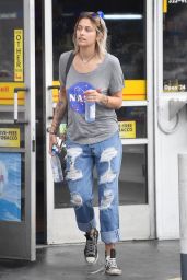 Paris Jackson in Ripped Jeans - Hollywood 05/27/2017