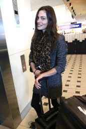 Phoebe Tonkin - Arrives at Brisbane Airport in Australia 05/04/2017