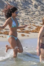 Priyanka Chopra Shows Off Her Bikini Body - Beach in Miami, FL 05/15/2017