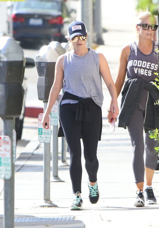 Reese Witherspoon in Spandex - Morning workout in Brentwood 05/07/2017