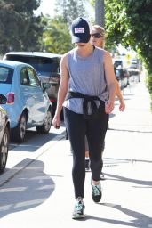 Reese Witherspoon in Spandex - Morning workout in Brentwood 05/07/2017