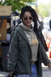 Rihanna - Leaving the Set of "Ocean