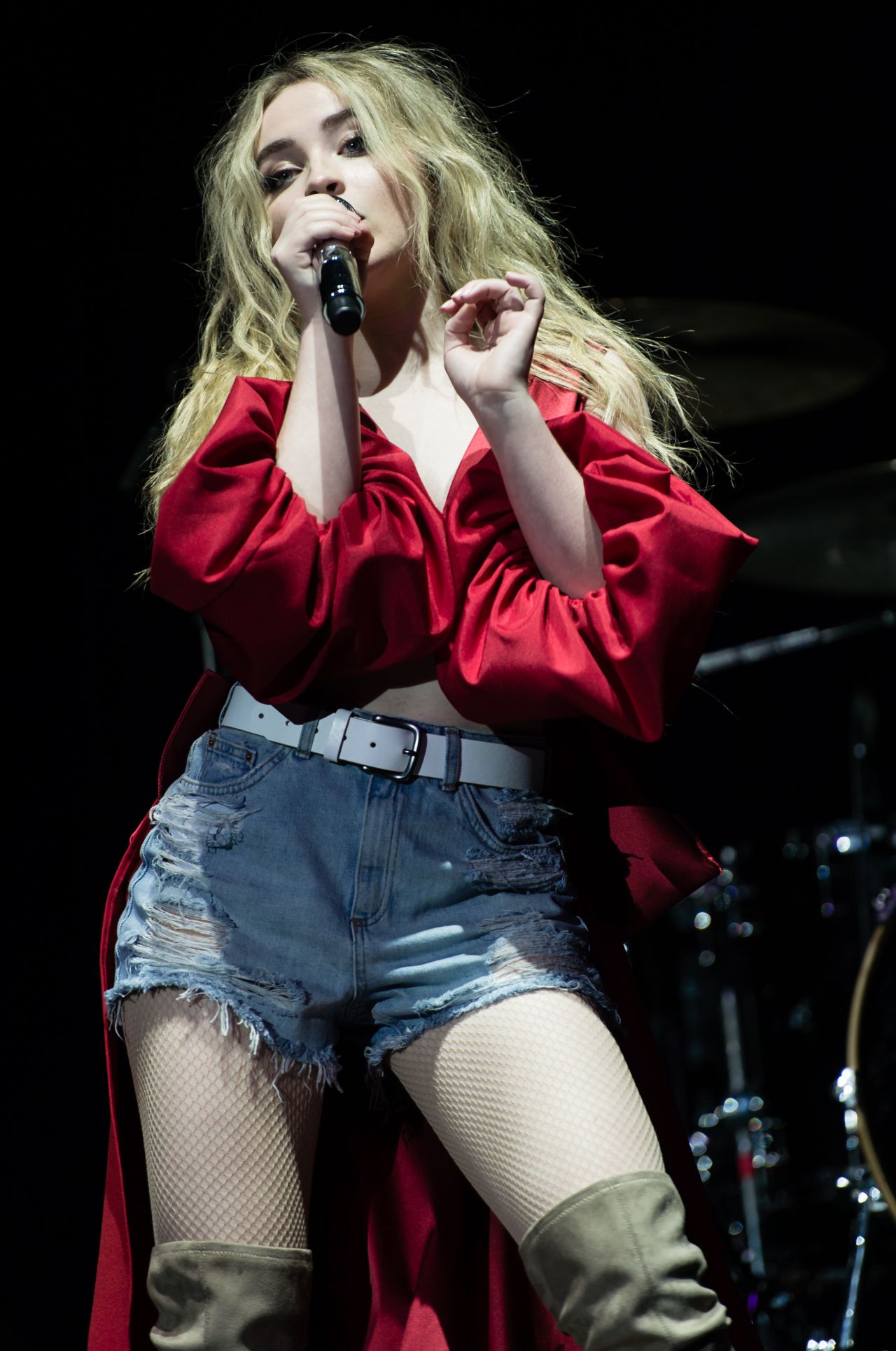 Sabrina Carpenter Performing at the O2 Arena, London, 05/13/2017 ...