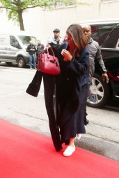 Selena Gomez – Arriving at her Hotel Ahead of the MET Gala in NYC 05/01/2017