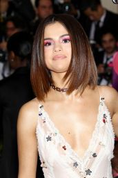 Selena Gomez - MET Gala at The Metropolitan Museum of Art in New York 05/01/2017