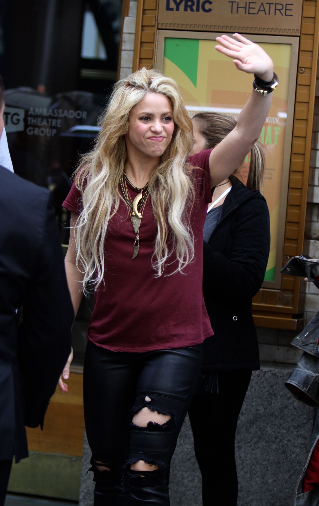 Shakira - Leaving the Lyric Theater in Manhattan 05/16/2017 • CelebMafia