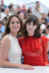 Stacy Martin at "Le Redoutable" Photocall - Cannes Film Festival 05/21/2017