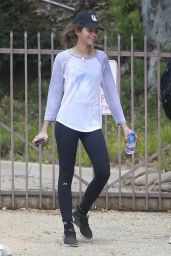 Zendaya - Goes for a Memorial Day Hike With Her Friends in Los Angeles 05/29/2017