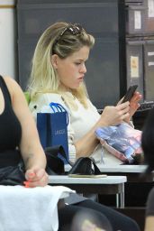 Alice Eve at a Nail salon in Beverly Hills 06/12/2017
