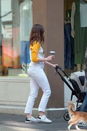 Anne Hathaway in Soho, NYC 06/26/2017