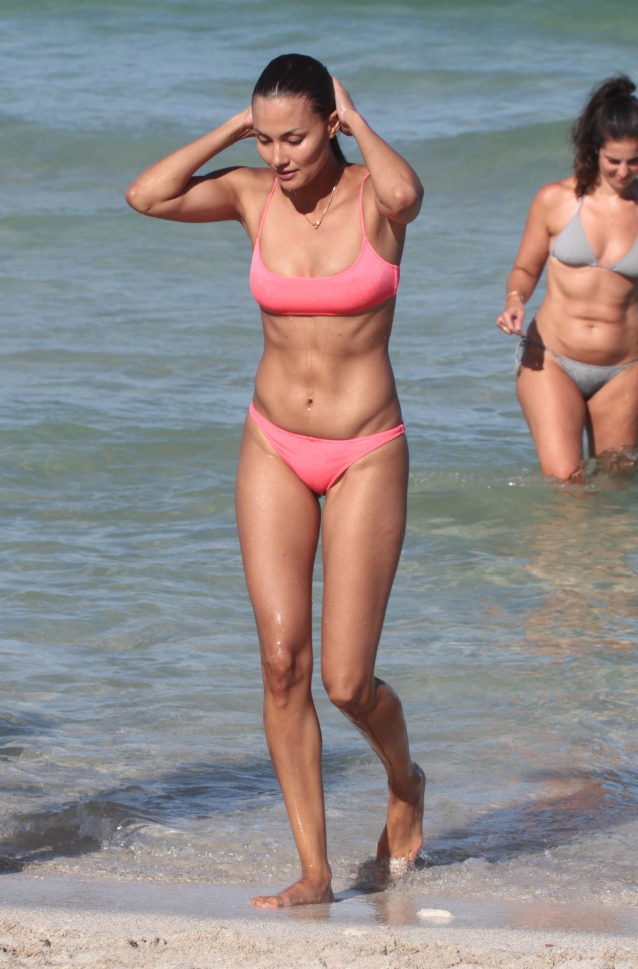 Anne Marie Kortright in Bikini on the Beach With Friends in Miami 06/25/2017 • CelebMafia