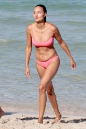 Anne Marie Kortright in Bikini on the Beach With Friends in Miami 06/25/2017