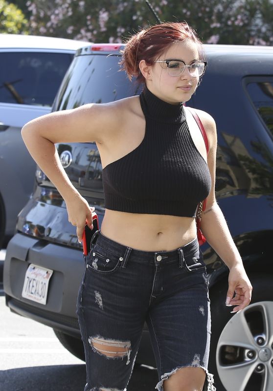 Ariel Winter in Urban Outfit - Leaves Lunch in Los Angeles 06/05/2017