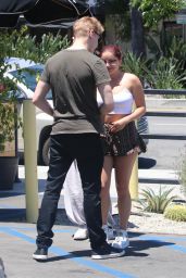 Ariel Winter Summer Street Style - Out in Los Angeles 06/14/2017