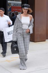 Bella Hadid Looks Stylish - Leaving Her Apartment in Manhattan, NYC 06/05/2017