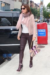 Bethenny Frankel Chic Street Style - Out in Noho Looking at Real Estate in NY 06/05/2017