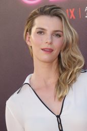 Betty Gilpin – GLOW TV Show Premiere in Los Angeles 06/21/2017