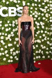 Candice Swanepoel – Tony Awards in New York City 06/11/2017