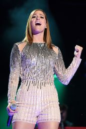 Cassadee Pope – Performs Live on the 2017 CMA Music Festival in Nashville 06/10/2017