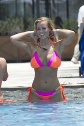 Chloe Meadows Wearing Bikini - Poolside in Dubai, May 2017