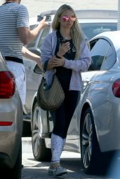 Corinne Olympios and Jordan Gielchinsky - Out for Lunch in Los Angeles 06/17/2017