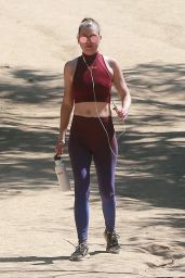 Ellen Pompeo - Out For a Morning Hike With Her Husband in Los Feliz 06/19/2017