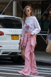 Gigi Hadid in Casual Attire - Out in NYC 06/11/2017