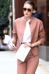 Gigi Hadid - Leaves Her Apartment in NYC 06/21/2017