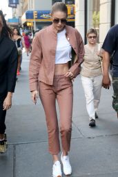 Gigi Hadid - Leaves Her Apartment in NYC 06/21/2017