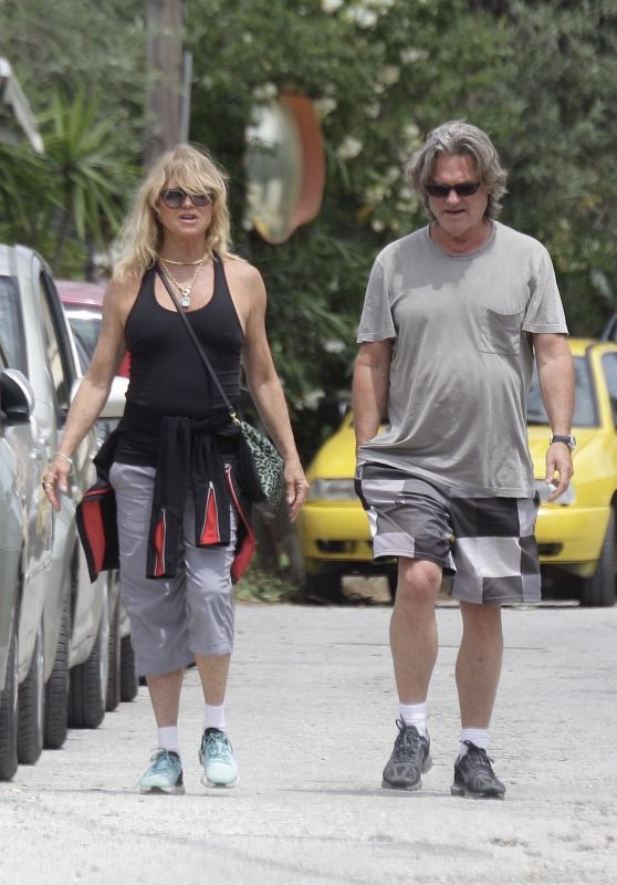 Goldie Hawn - Shopping with Kurt Russell in Skiathos, Greece 06/18/2017