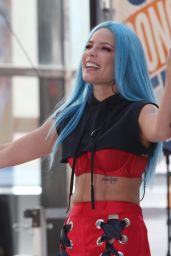 Halsey - Performs on NBC