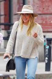 Hilary Duff in Casual Attire - Grabbing Lunch at Sadelle