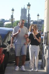 Jennifer Lopez and Alex Rodrigue at Berthillon on Île Saint-Louis in Paris 06/18/2017