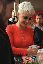 Katy Perry  - Meets Fans in Sydney, Australia 06/30/2017