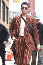 Kendall Jenner Showing Off Her Trendy Style - New York City 06/05/2017
