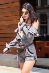 Kendall Jenner Street Fashion - Shopping at Jeffrey in Manhattan in NYC 06/01/2017