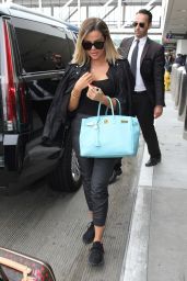 Khloe Kardashian Departs LAX in Los Angeles 06/04/2017