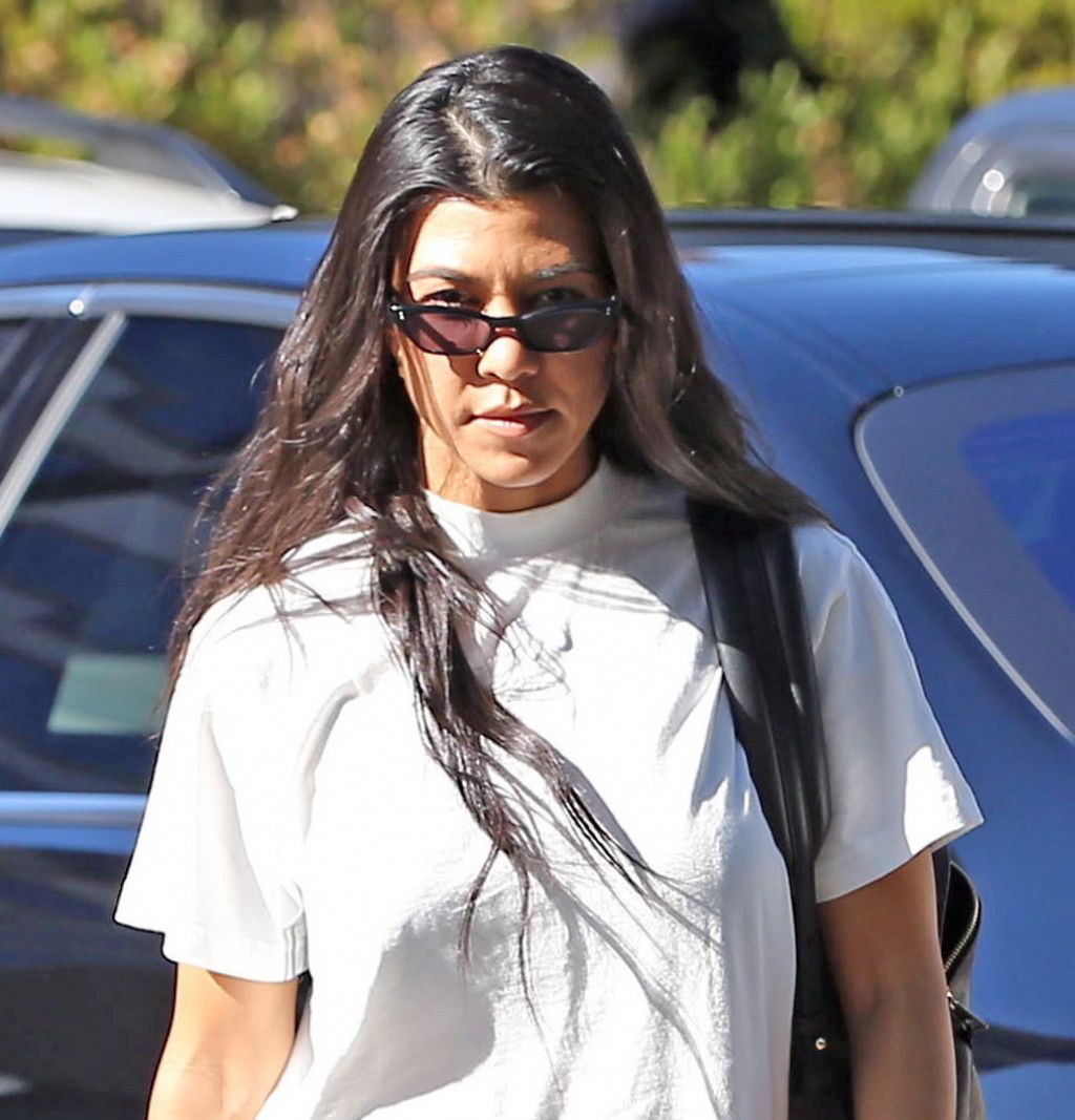 Kourtney Kardashian - Running Errands in Calabasas, CA 06/27/2017