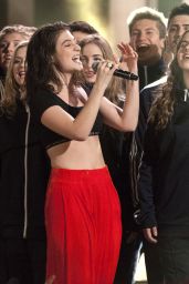 Lorde Performs Live at MMVA in Toronto, Canada 06/18/2017