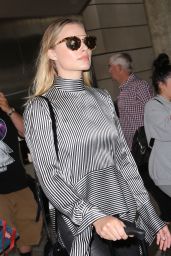 Margot Robbie - LAX Airport in Los Angeles, CA 06/01/2017